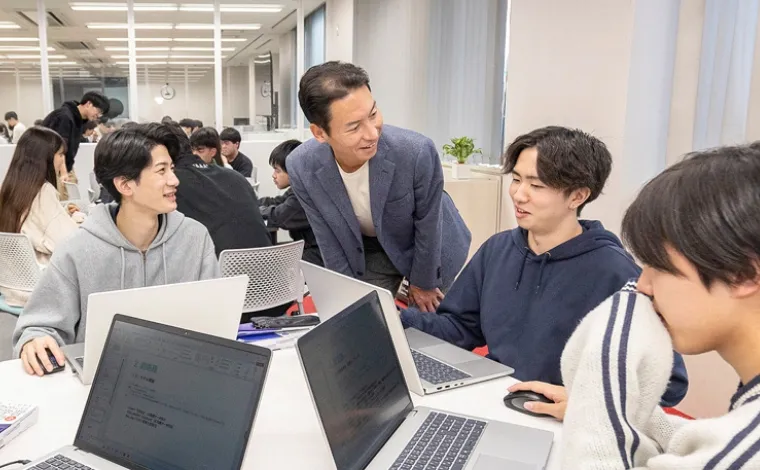 毎日の授業、学校生活も安心！ 親しみやすい先生